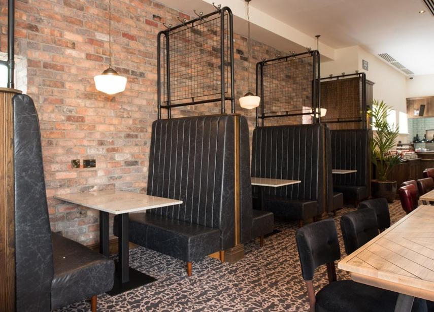 The Old Borough Hotel - Wetherspoon Swords Esterno foto